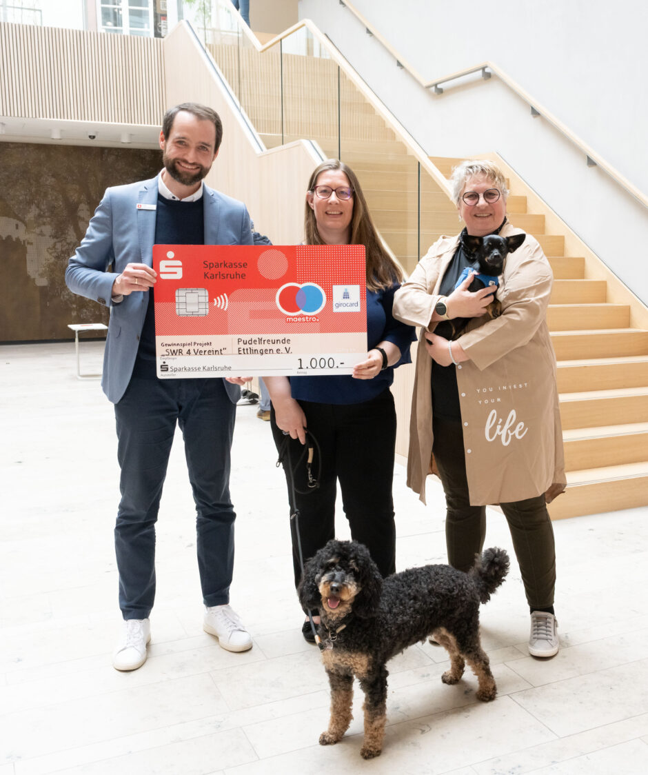 Sparkasse Karlsruhe übergibt Vereinsgewinn
